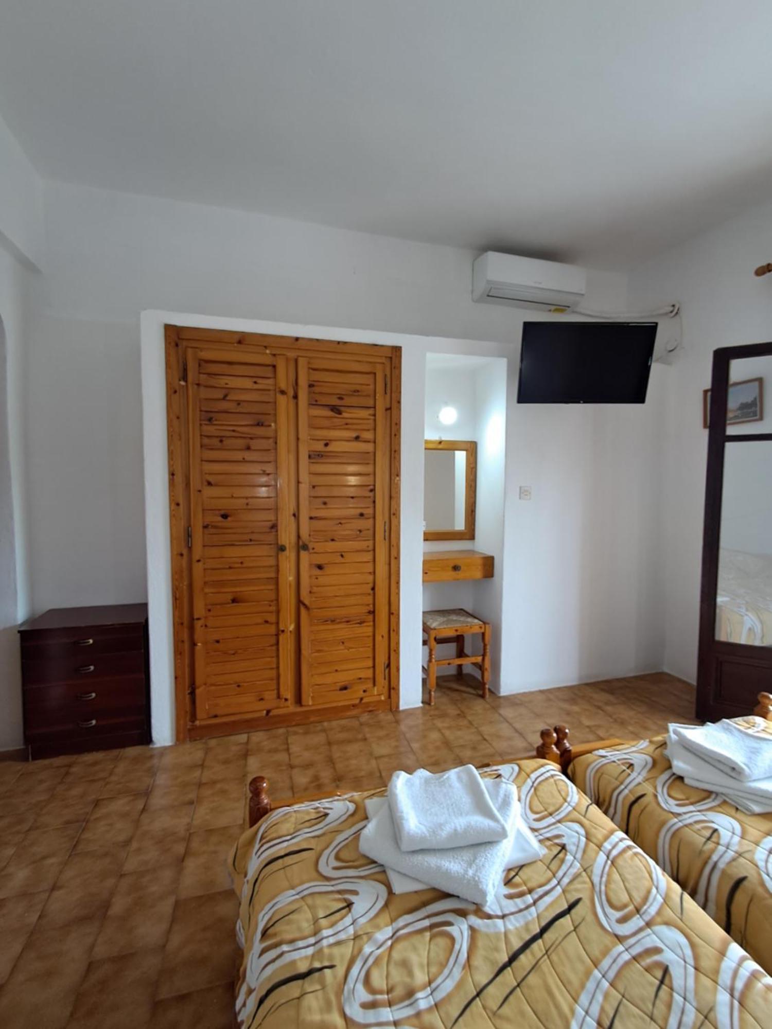 Camelia Studios Skiathos Town Exterior foto